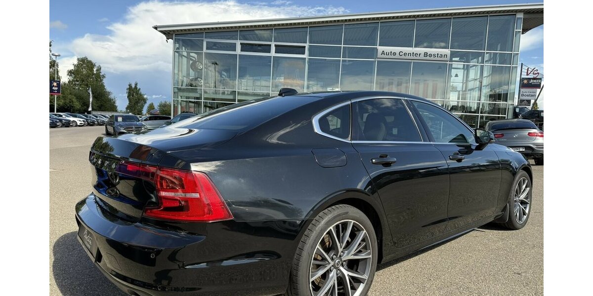 Volvo S90 MOMENTUM AWD/HEAD UP/BUSINESS.PRO/LEDER 125.912 km 22.900 &euro; Villingen-Schwenningen 78054