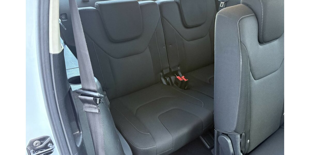 Ford S-Max 2.0 TDCI TITANIUM/7-SITZER/NAVI/AUTOMATIK 170.784 km 11.900 &euro; Villingen-Schwenningen 78054