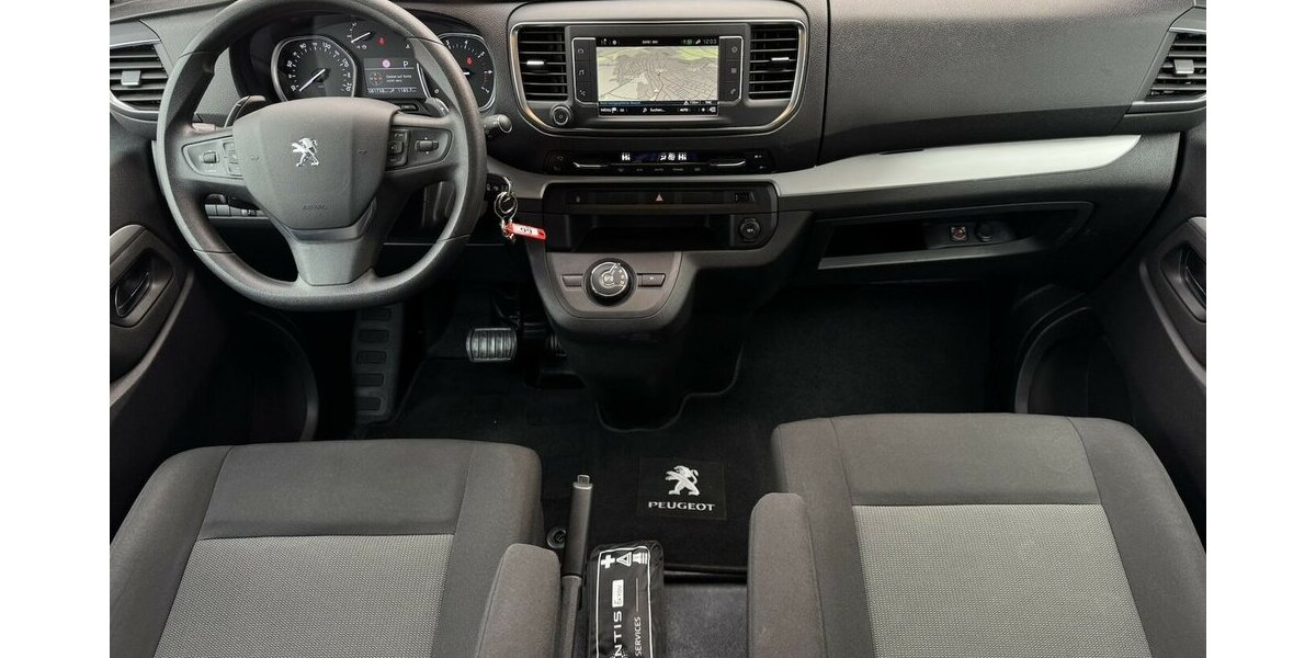 Peugeot Traveller BUSINESS L2 2.0 HDI/NAVI/8-SITZ/1.HAND 81.738 km 29.800 &euro; Villingen-Schwenningen 78054