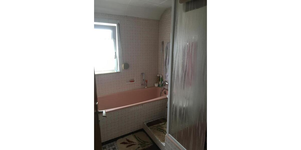 Einfamilienhaus Gosheim - 9 Zimmer, 160 m&sup2;, 360.000&euro; | Angebot:23383841