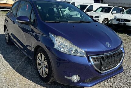 Peugeot 208 140.000 km 2.990 &euro; Schwenningen 78056