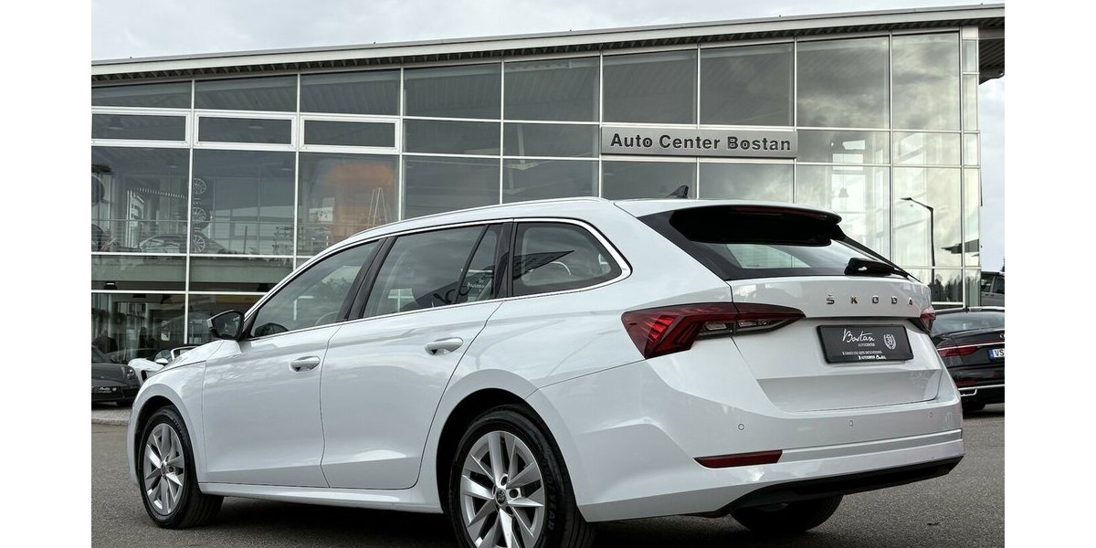 Skoda Octavia 2.0 TDI Combi Style MEMORY/NAVI/CARPLAY 84.033 km 21.800 &euro; Villingen-Schwenningen 78054