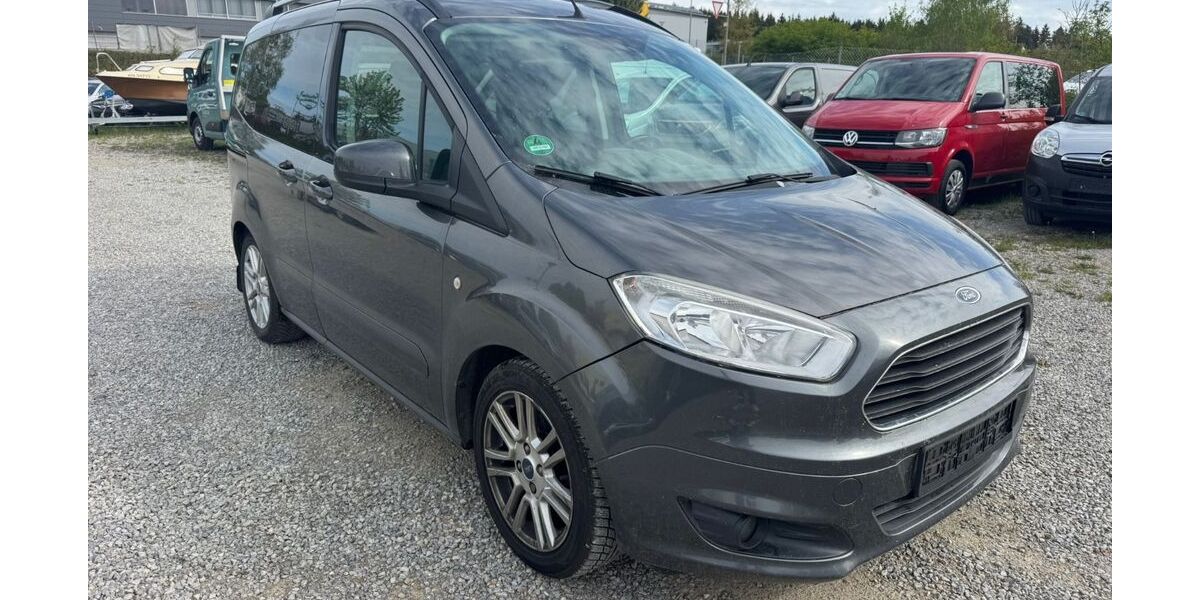 Ford Tourneo Courier 284.000 km 4.690 &euro; Schwenningen 78056