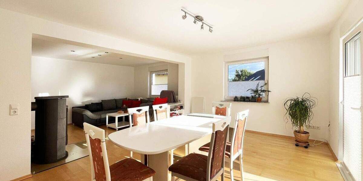 Mehrfamilienhaus, Wohnhaus Bad Dürrheim Oberbaldingen - 7 Zimmer, 183 m&sup2;, 350.000&euro; | Angebot:25780203