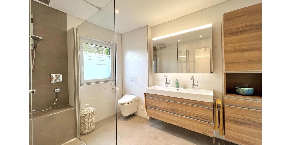 Einfamilienhaus Trossingen - 11.5 Zimmer, 329 m&sup2;, 798.000&euro; | Angebot:25790227