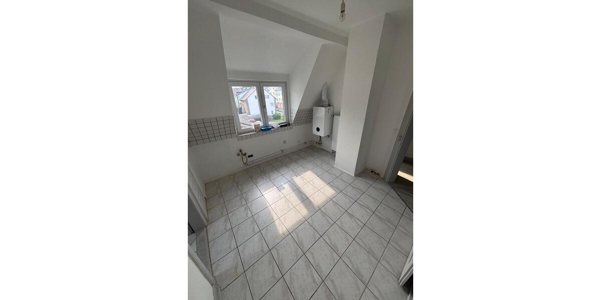 Dachgeschoßwohnung Tuttlingen - 4 Zimmer, 85 m&sup2;, 800&euro; | Angebot:24650514