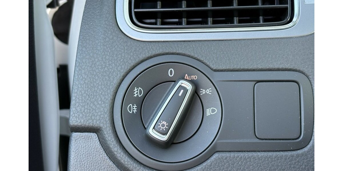 VW Polo V 1.2 TSI ALLSTAR KAMERA/PANORAMA/1.HAND 9.900 km 12.900 &euro; Villingen-Schwenningen 78054