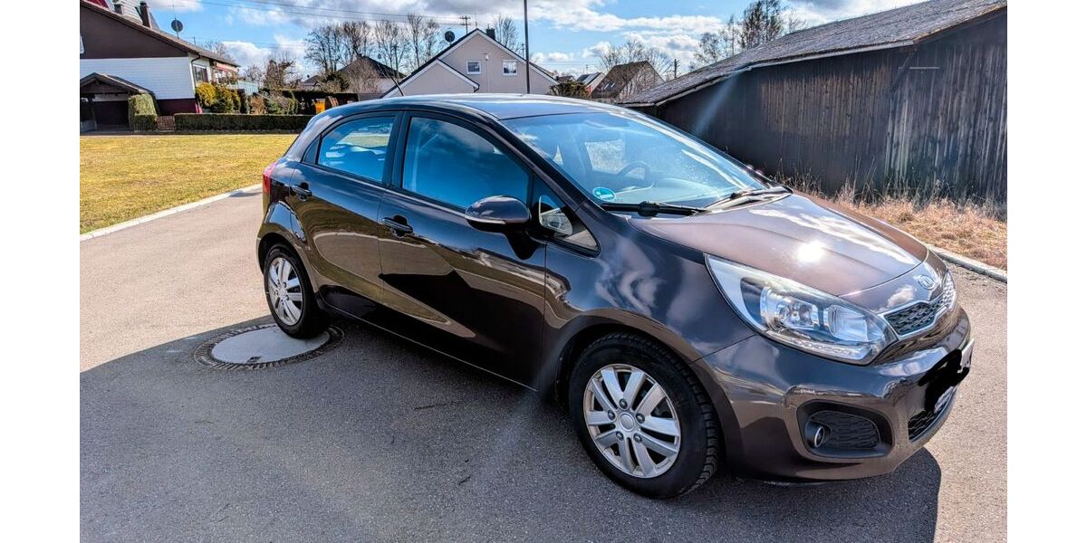 Kia Rio 119.000 km 5.200 &euro; Tuning 78609