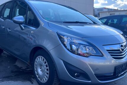 Opel Meriva 148.000 km 3.999 &euro; Trossingen 78647