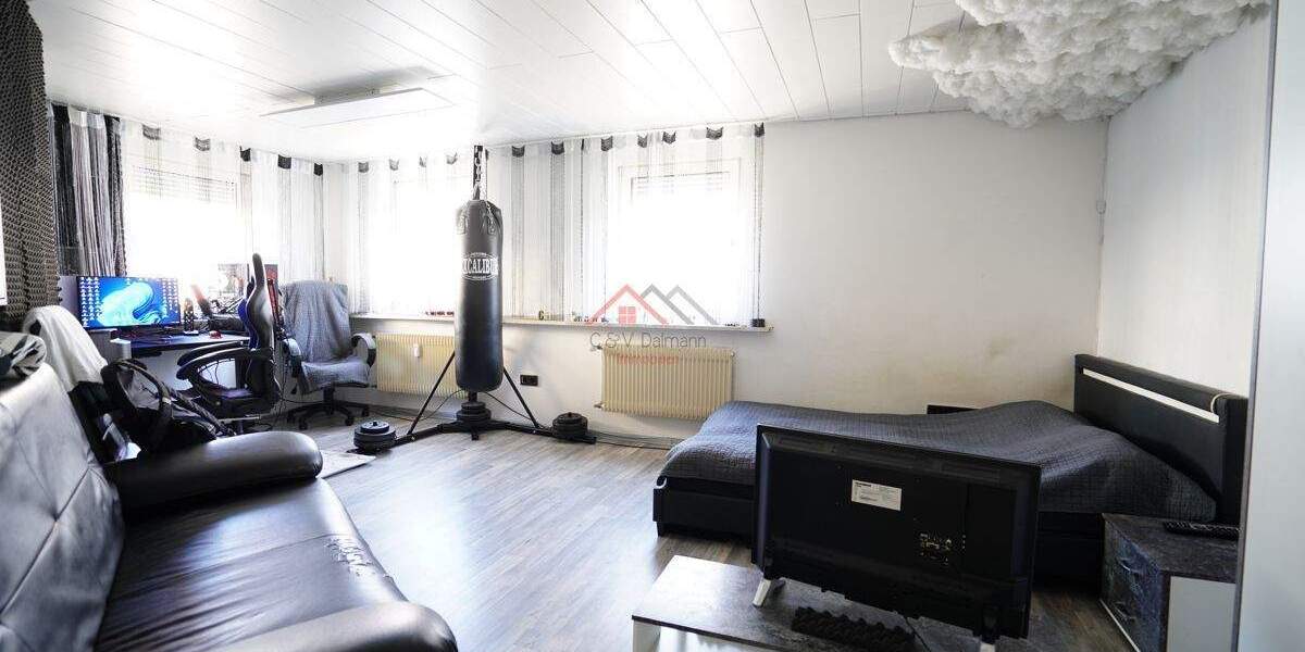 Etagenwohnung Tuttlingen - 5 Zimmer, 131 m&sup2;, 205.000&euro; | Angebot:25770902