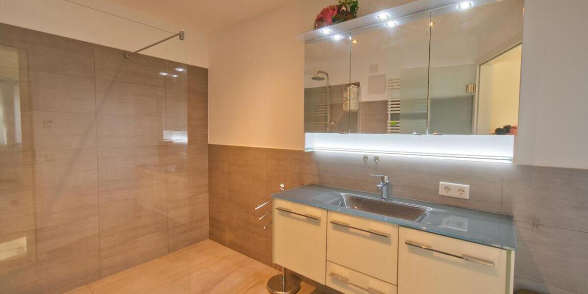 Moderne 2,5-Zimmer-Wohnung mit Balkon, Fußbodenheizung & Aufzug – naturnah gelegen - Etagenwohnung Villingen-Schwenningen Schwenningen | Angebot:24521054