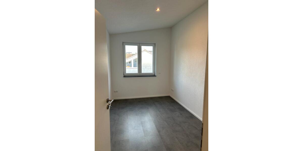 Dachgeschoßwohnung Tuttlingen - 3 Zimmer, 70 m&sup2;, 730&euro; | Angebot:26639167