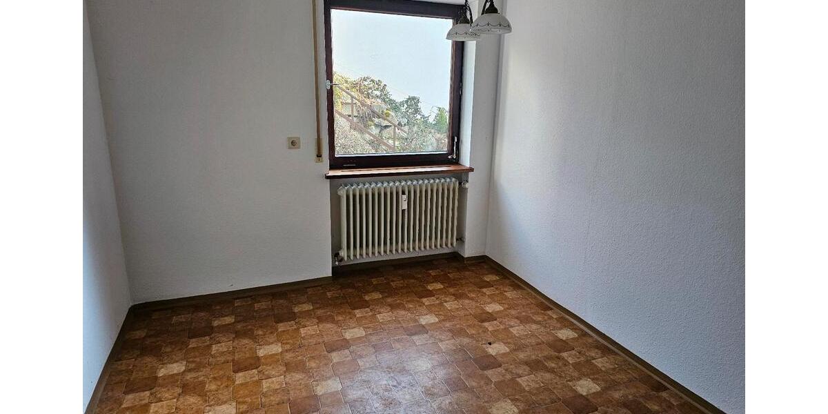 Etagenwohnung Sankt Georgen im Schwarzwald - 3 Zimmer, 70 m&sup2;, 650&euro; | Angebot:25843444