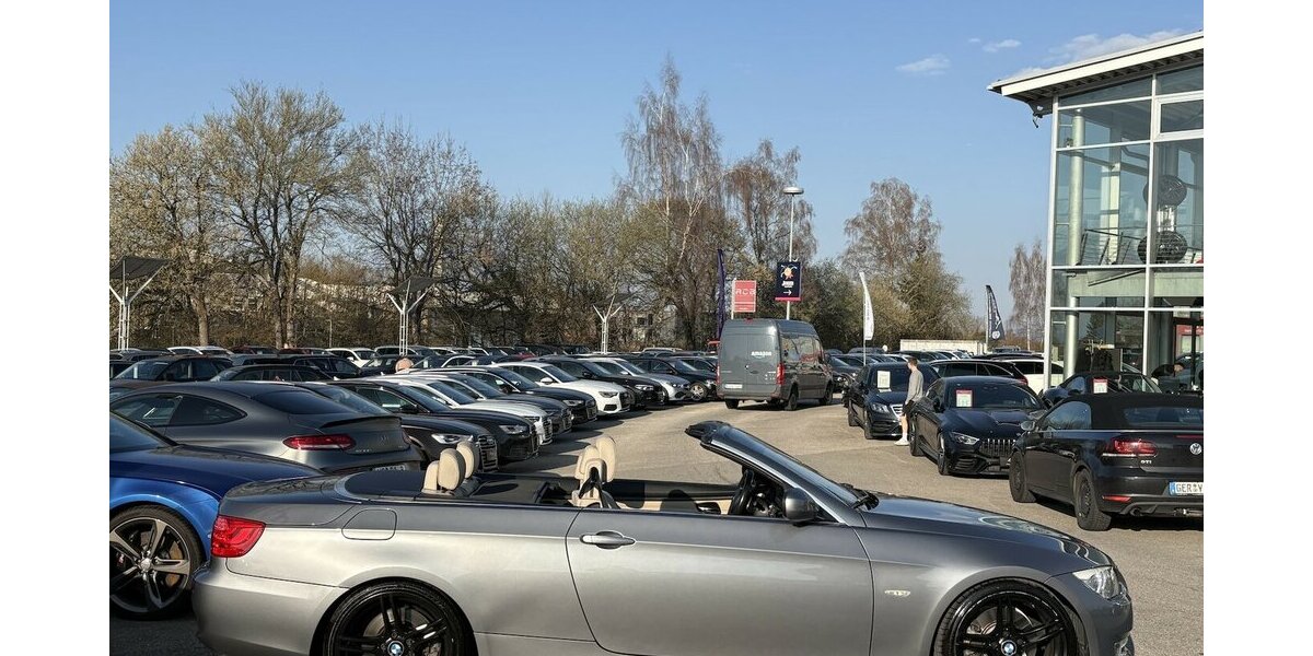 BMW 330d Cabrio HARMAN-KARDON/NAVI/CARPLAY/STANDHZ 152.513 km 16.900 &euro; Villingen-Schwenningen 78054