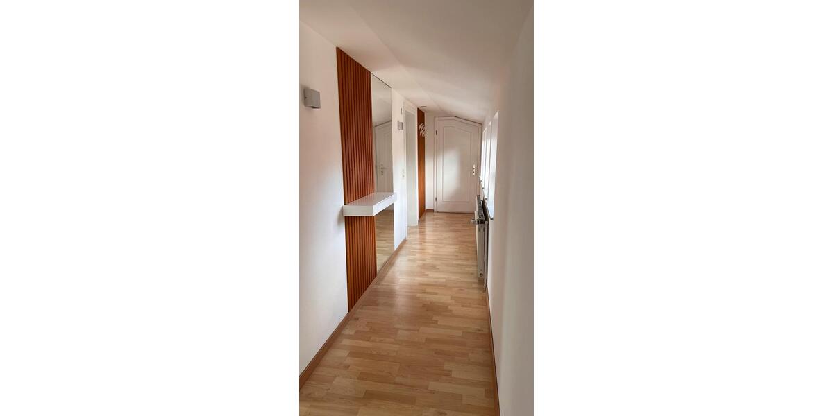 Dachgeschoßwohnung Villingen-Schwenningen Schwenningen - 2 Zimmer, 69 m&sup2;, 800&euro; | Angebot:25982343