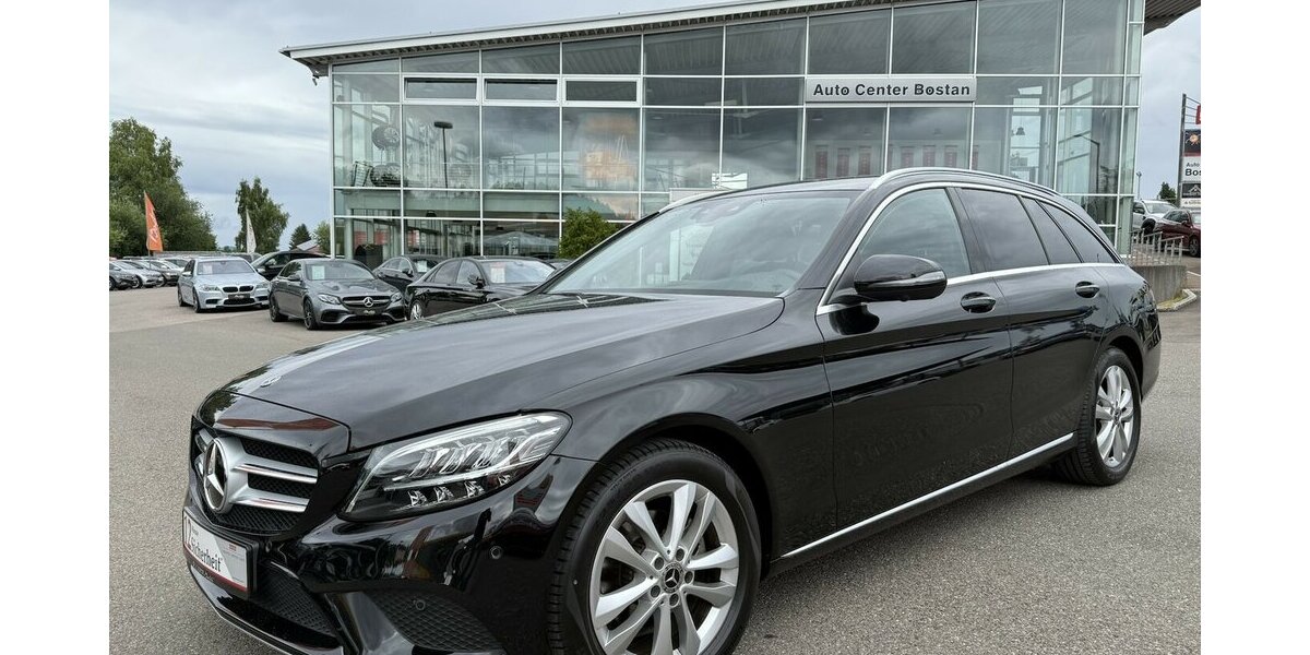 Mercedes-Benz C 180 AVANTGARDE/BURMESTER/KAMERA/HEAD UP/LEDER 72.347 km 25.900 &euro; Villingen-Schwenningen 78054