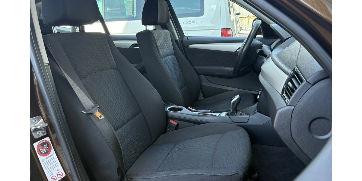 BMW X1 xDrive 20 i SITZHEIZUNG/LENKHZ/PDC/ISO-FIX 79.601 km 12.900 &euro; Villingen-Schwenningen 78054
