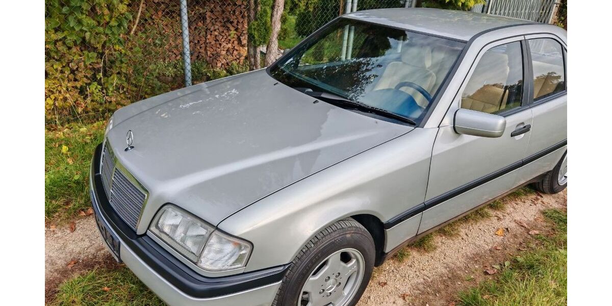 Mercedes-Benz C 180 124.000 km 5.600 &euro; Immendingen 78194