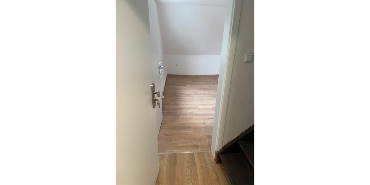 Dachgeschoßwohnung Villingen-Schwenningen Schwenningen - 1 Zimmer, 55 m&sup2;, 650&euro; | Angebot:26415246