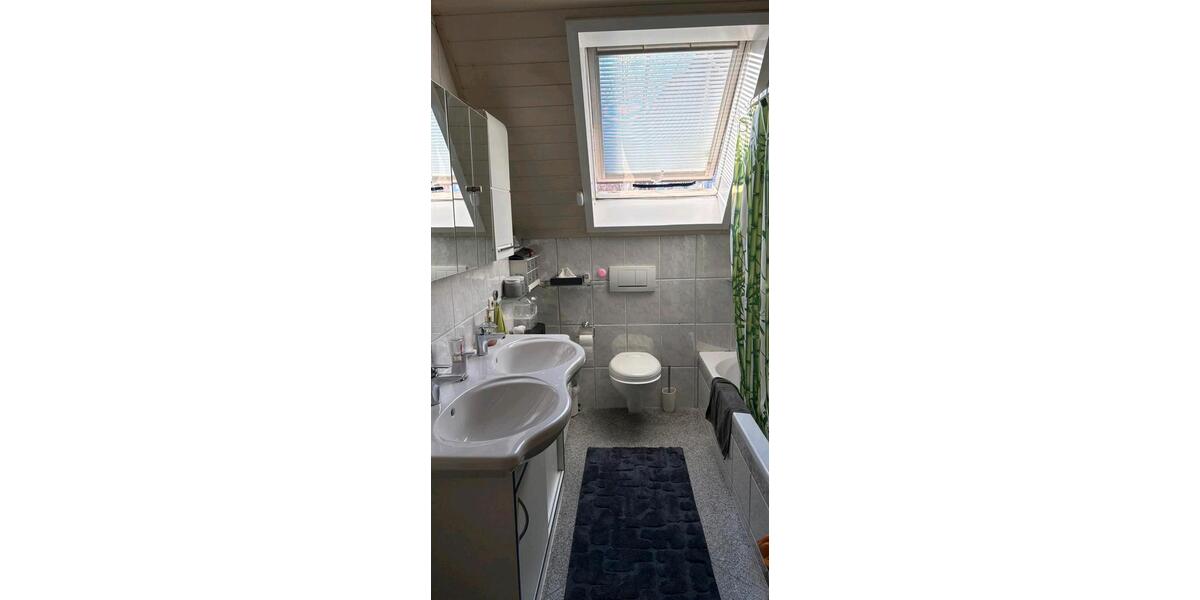 Dachgeschoßwohnung Schömberg - 5 Zimmer, 106 m&sup2;, 1.200&euro; | Angebot:25350426