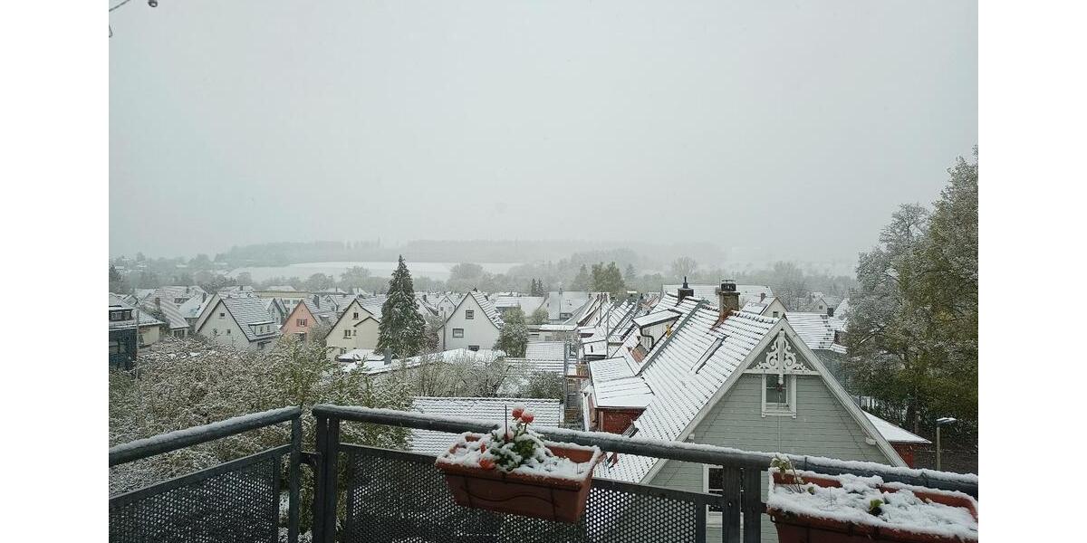 Dachgeschoßwohnung Villingen-Schwenningen Schwenningen - 3.5 Zimmer, 100 m&sup2;, 850&euro; | Angebot:26004494