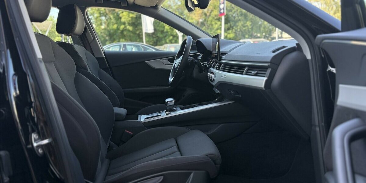 Audi A4 40 TDI quattro advanced ACC/DAB/NAVI/AHK/LED 71.953 km 24.900 &euro; Villingen-Schwenningen 78054