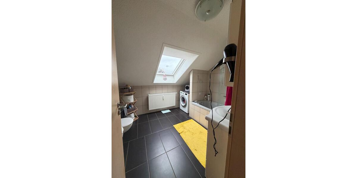 Dachgeschoßwohnung Zimmern ob Rottweil - 4 Zimmer, 80 m&sup2;, 1.050&euro; | Angebot:25259117