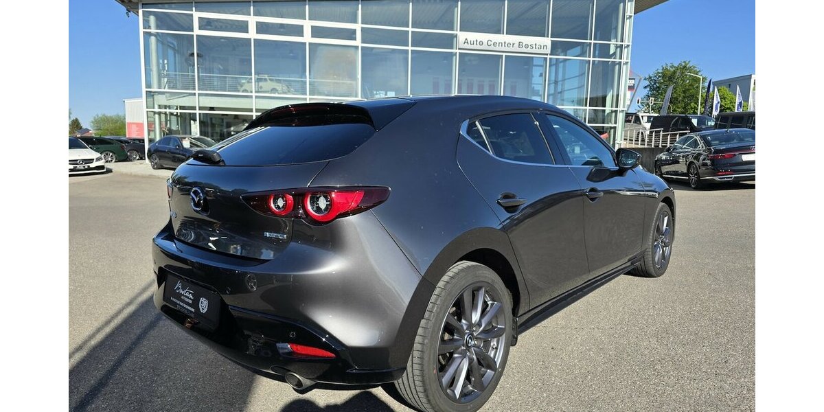 Mazda 3 EXCLUSIVE-LINE/HEAD-UP/BOSE/360°/NAVI/LED 41.985 km 23.900 &euro; Villingen-Schwenningen 78054