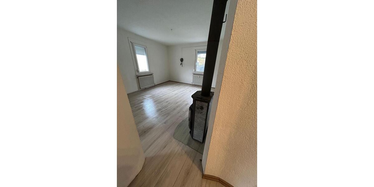 Erdgeschoßwohnung Triberg im Schwarzwald - 3 Zimmer, 90 m&sup2;, 900&euro; | Angebot:25127567