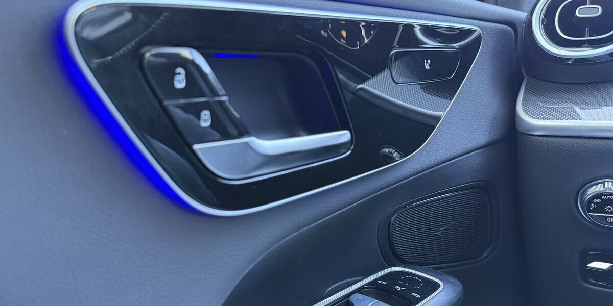 Mercedes-Benz GLC 300 d AMG/PANORAMA/4-MATIC/NAVI/MBUX/1.HAND 39.620 km 52.900 &euro; Villingen-Schwenningen 78054