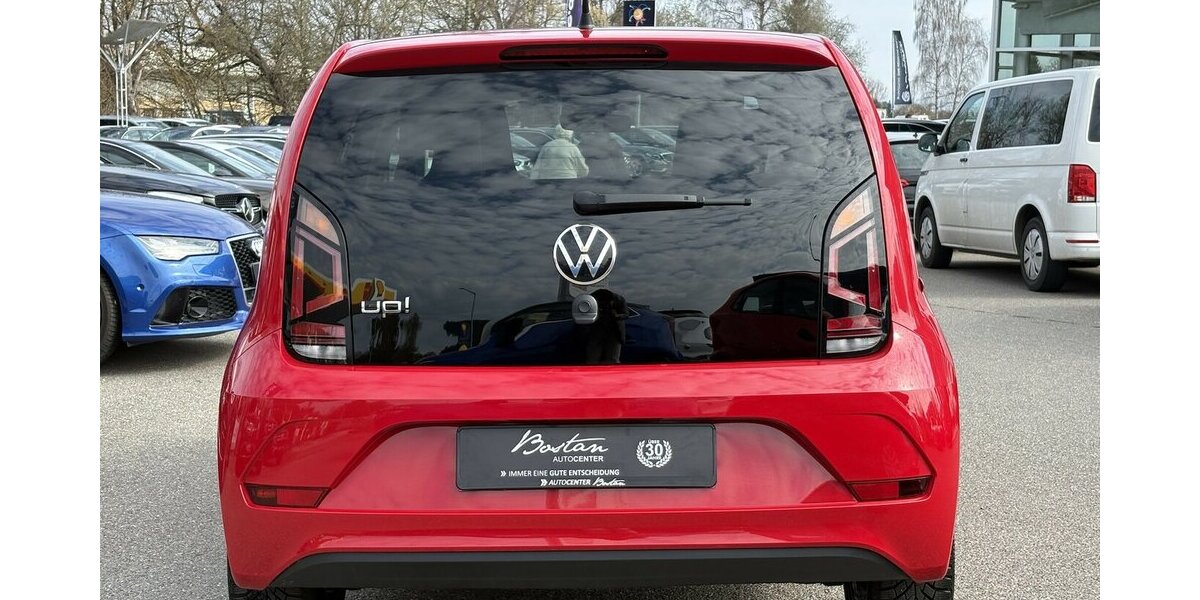 VW up! 1.0 TSI Black Style SITZHEIZUNG/KLIMAANLAGE 19.990 km 13.900 &euro; Villingen-Schwenningen 78054