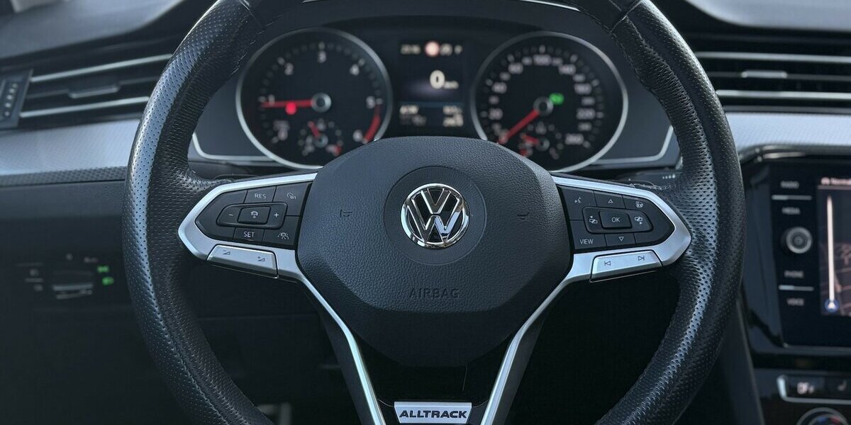 VW Passat Alltrack 2.0 TDI MASSAGE/PANO/NAVI/1.HAND 88.854 km 26.800 &euro; Villingen-Schwenningen 78054