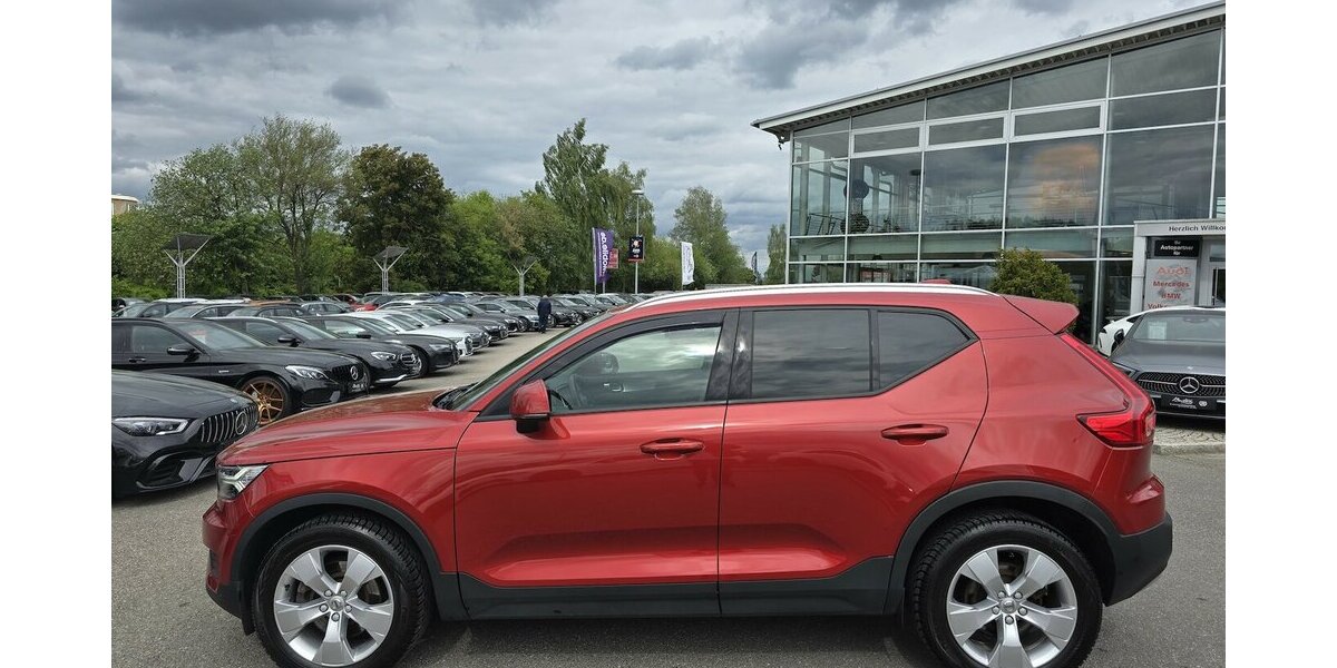 Volvo XC40 T4 MOMENTUM AWD/KLIMA/LEDER/ PRO-PAKET/LED 52.808 km 26.900 &euro; Villingen-Schwenningen 78054