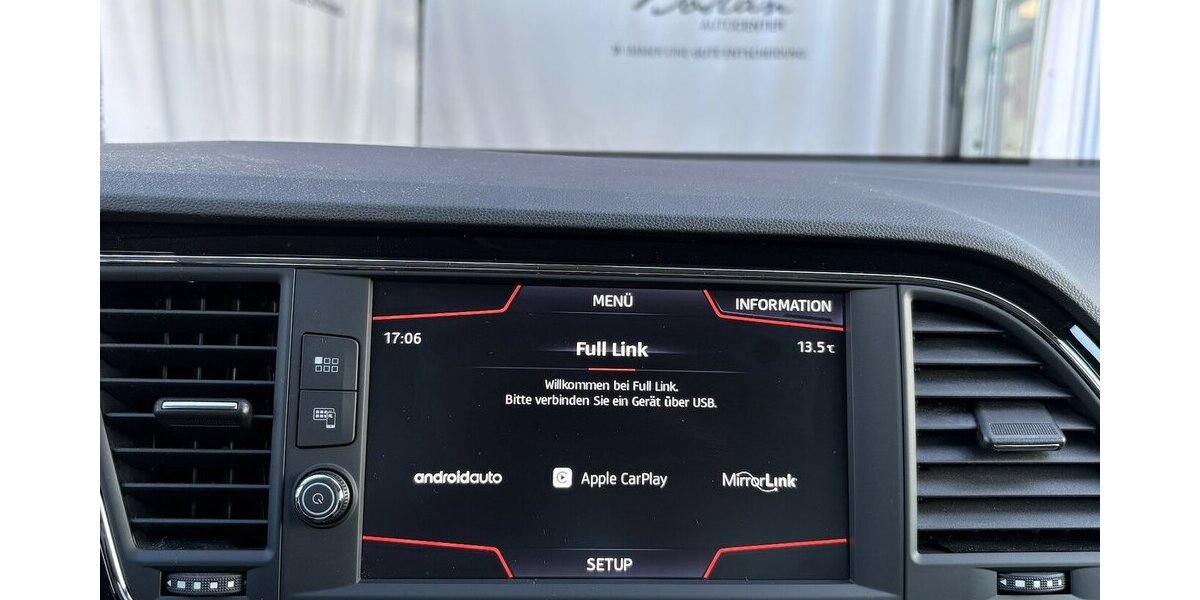 Seat Leon Sports Tourer FR KAMERA/CARPLAY/SHZ/1.HAND 53.232 km 18.900 &euro; Villingen-Schwenningen 78054