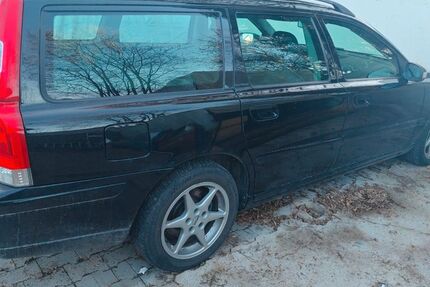 Volvo V70 330.000 km 2.799 &euro; Niedereschach 78078