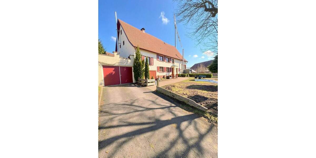 Einfamilienhaus Hüfingen Innenstadt - 8 Zimmer, 140 m&sup2;, 290.000&euro; | Angebot:25928934