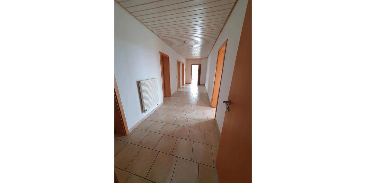 Etagenwohnung Denkingen - 5 Zimmer, 140 m&sup2;, 1.450&euro; | Angebot:25632686