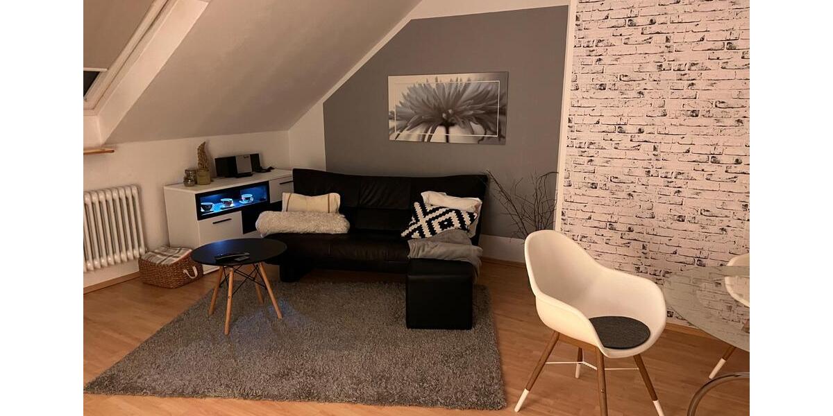 Dachgeschoßwohnung Villingen-Schwenningen Schwenningen - 3.5 Zimmer, 80 m&sup2;, 950&euro; | Angebot:25641292