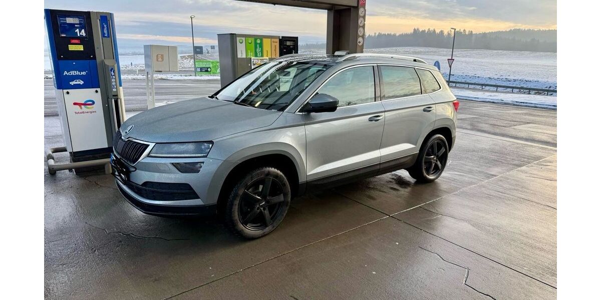 Skoda Karoq 77.000 km 21.500 &euro; Trossingen 78647