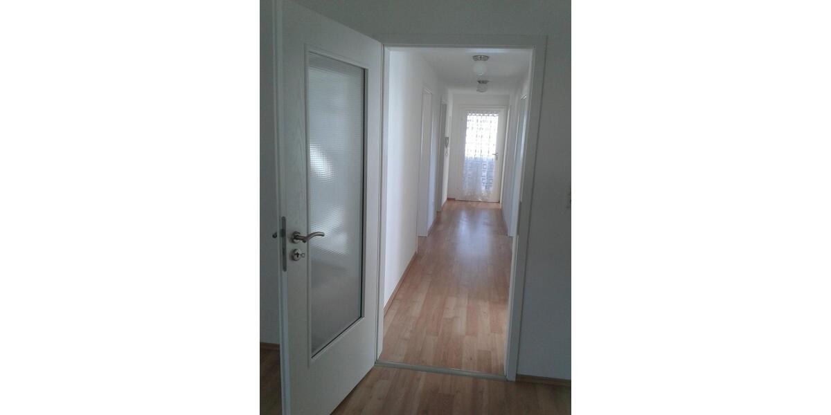 Dachgeschoßwohnung Villingen-Schwenningen Schwenningen - 3 Zimmer, 85 m&sup2;, 780&euro; | Angebot:26578957