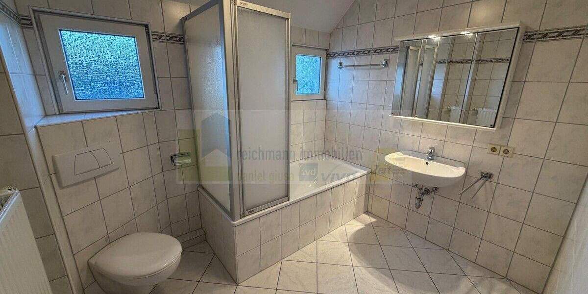 Mehrfamilienhaus, Wohnhaus Donaueschingen - 6 Zimmer, 127 m&sup2;, 375.000&euro; | Angebot:25692117