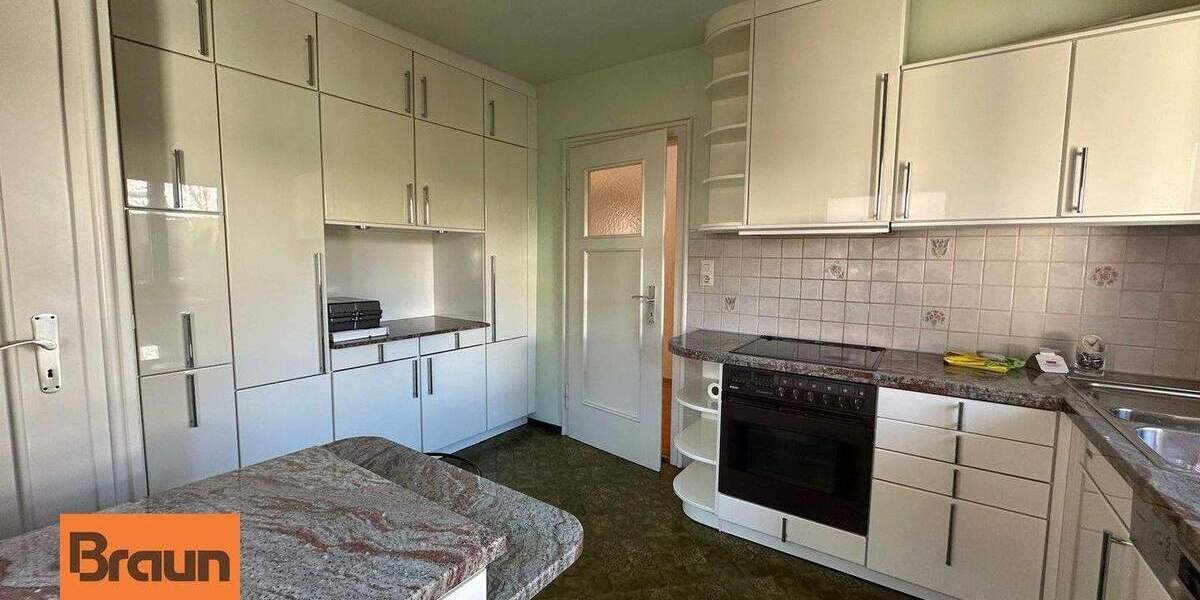 Mehrfamilienhaus, Wohnhaus Villingen-Schwenningen Schwenningen - 9 Zimmer, 214 m&sup2;, 420.000&euro; | Angebot:25862753