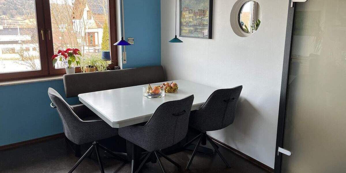 Einfamilienhaus Tuttlingen Nendingen - 8 Zimmer, 221 m&sup2;, 649.000&euro; | Angebot:25676929