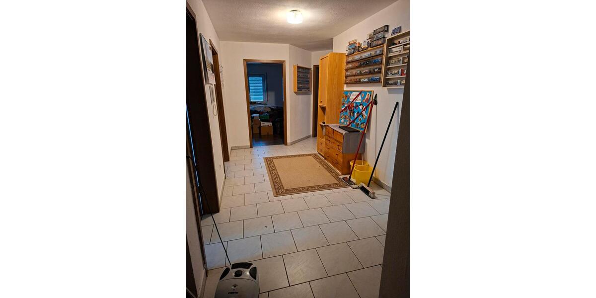 Dachgeschoßwohnung Blumberg - 4 Zimmer, 95 m&sup2;, 930&euro; | Angebot:25843615