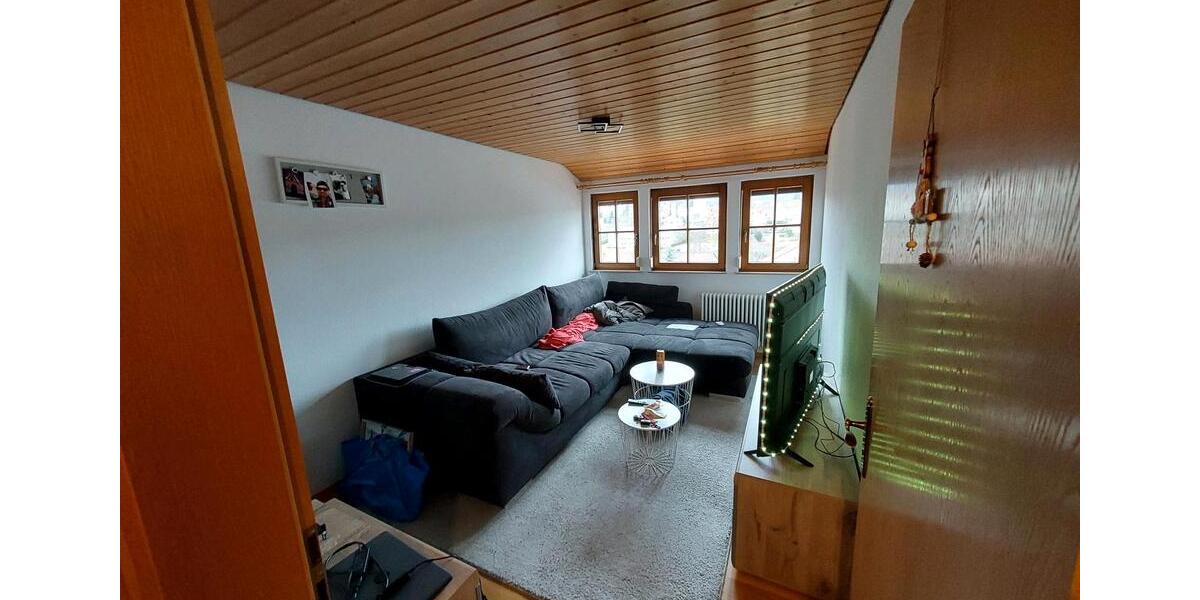 Dachgeschoßwohnung Gosheim - 4 Zimmer, 84 m&sup2;, 1.031&euro; | Angebot:25719367