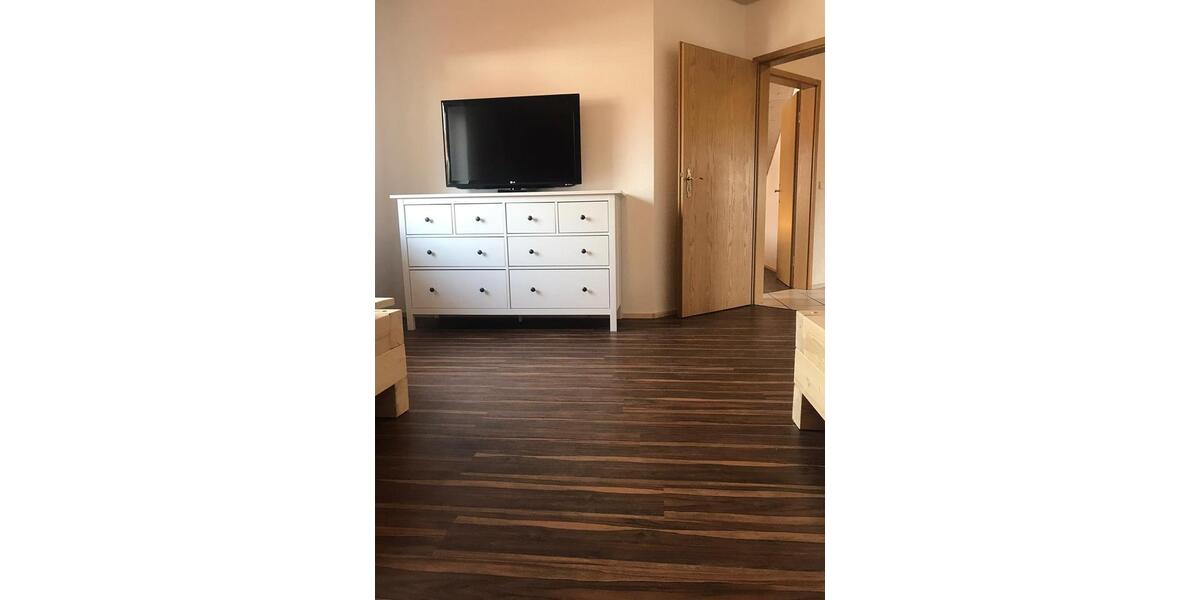 Dachgeschoßwohnung Gunningen - 3 Zimmer, 75 m&sup2;, 750&euro; | Angebot:25402476