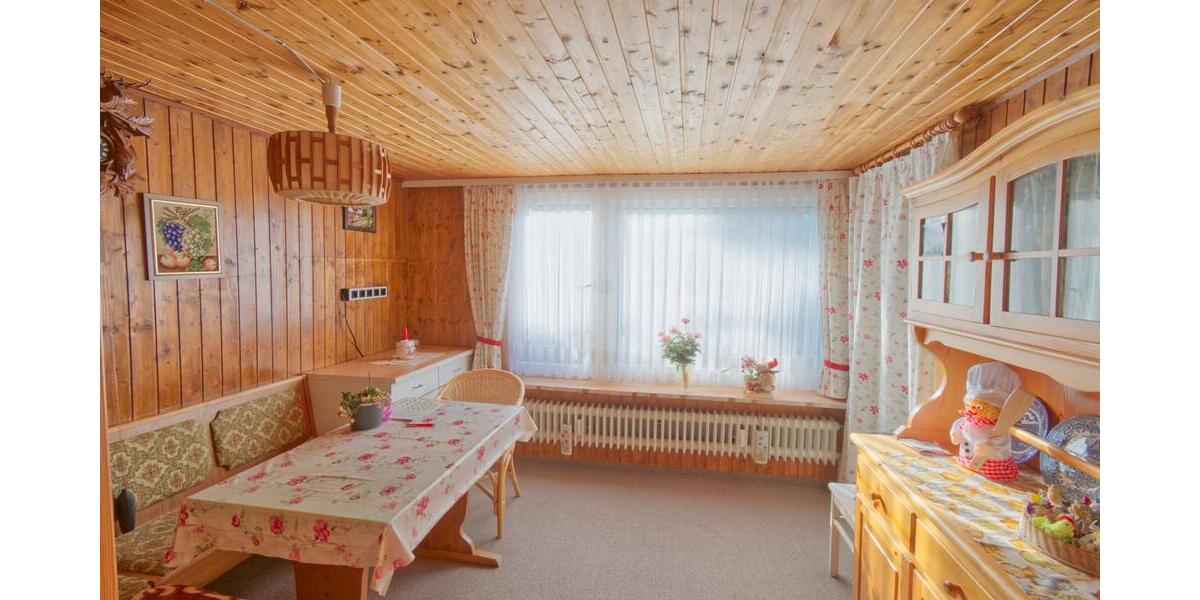 Großes Haus in sonniger Hanglage – ideal für Familien! - Zweifamilienhaus Epfendorf | Angebot:24421604