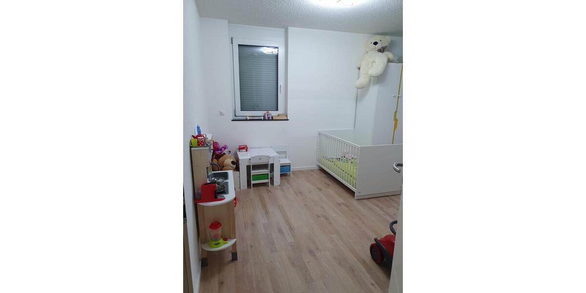 Etagenwohnung Villingen-Schwenningen Schwenningen - 4.5 Zimmer, 112 m&sup2;, 1.160&euro; | Angebot:25452071