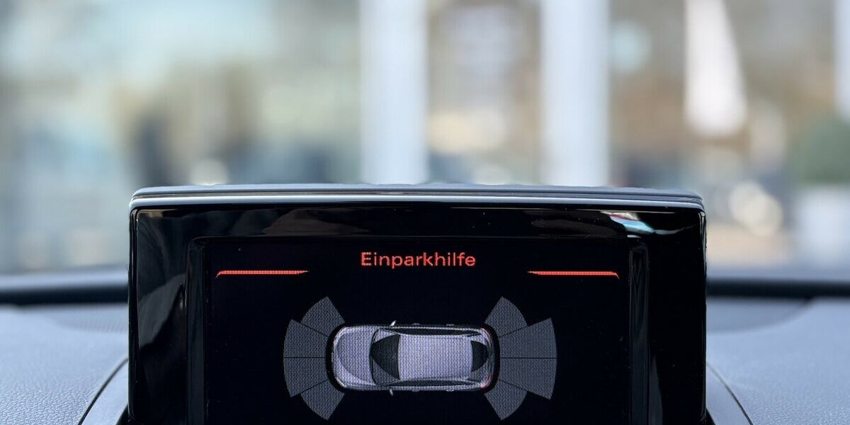 Audi Q3 2.0 TDI Basis NAVIGATION/PDC/AHK/SHZ/1.HAND 112.096 km 16.800 &euro; Villingen-Schwenningen 78054