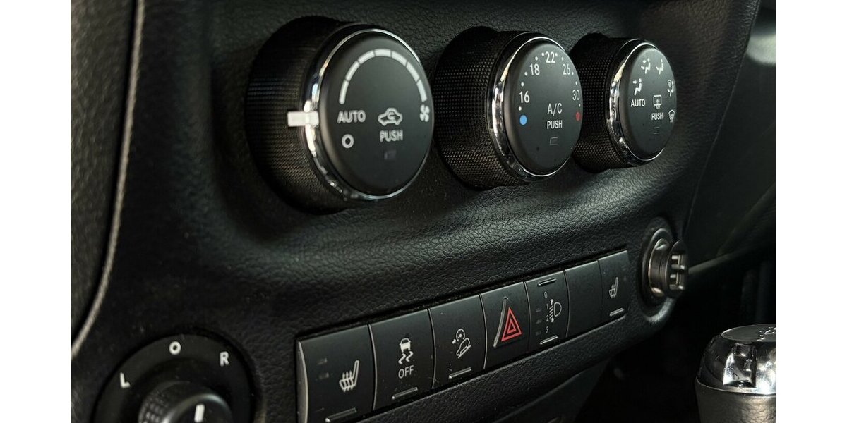 Jeep Wrangler Unlimited Golden Eagle 4x4/ALPINE/AHK 79.124 km 32.900 &euro; Villingen-Schwenningen 78054